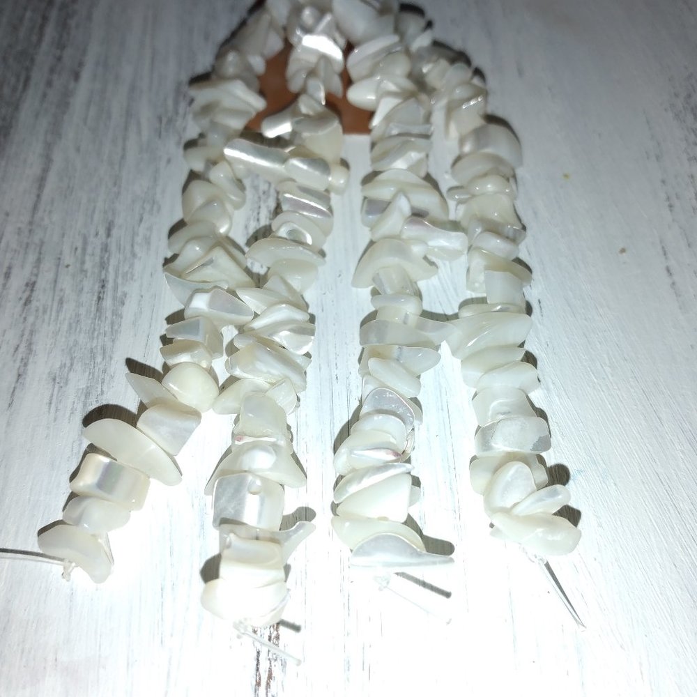 🔴 CLEARANCE 6/$20 Mother of pearl chips